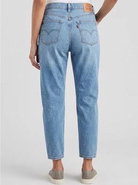 Levi's Vintage 512 Women's Boyfriend Jeans in Medium Blue Denim